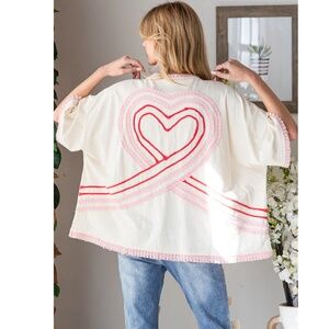 🌞 “The Ava" Connective Heart V-neck Top with Pockets